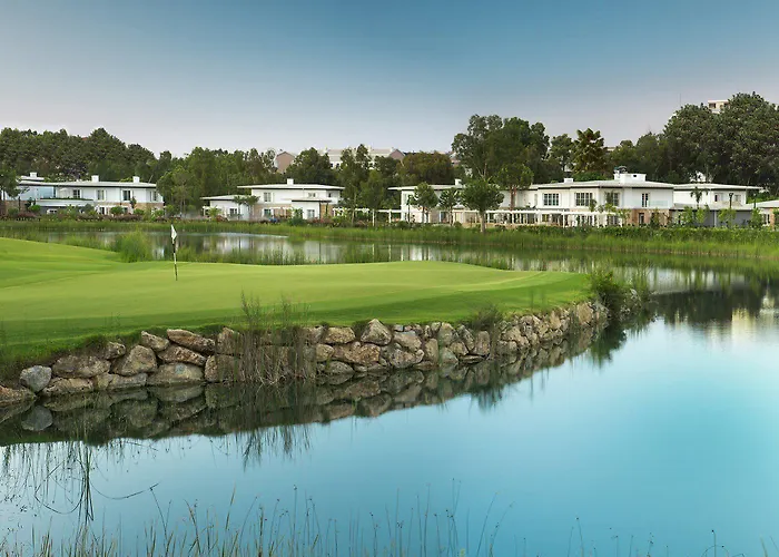 Azure By Cornelia באלאק